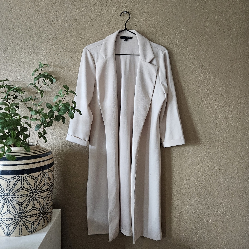 Alex & Olivia Long Blazer, Medium | Cream